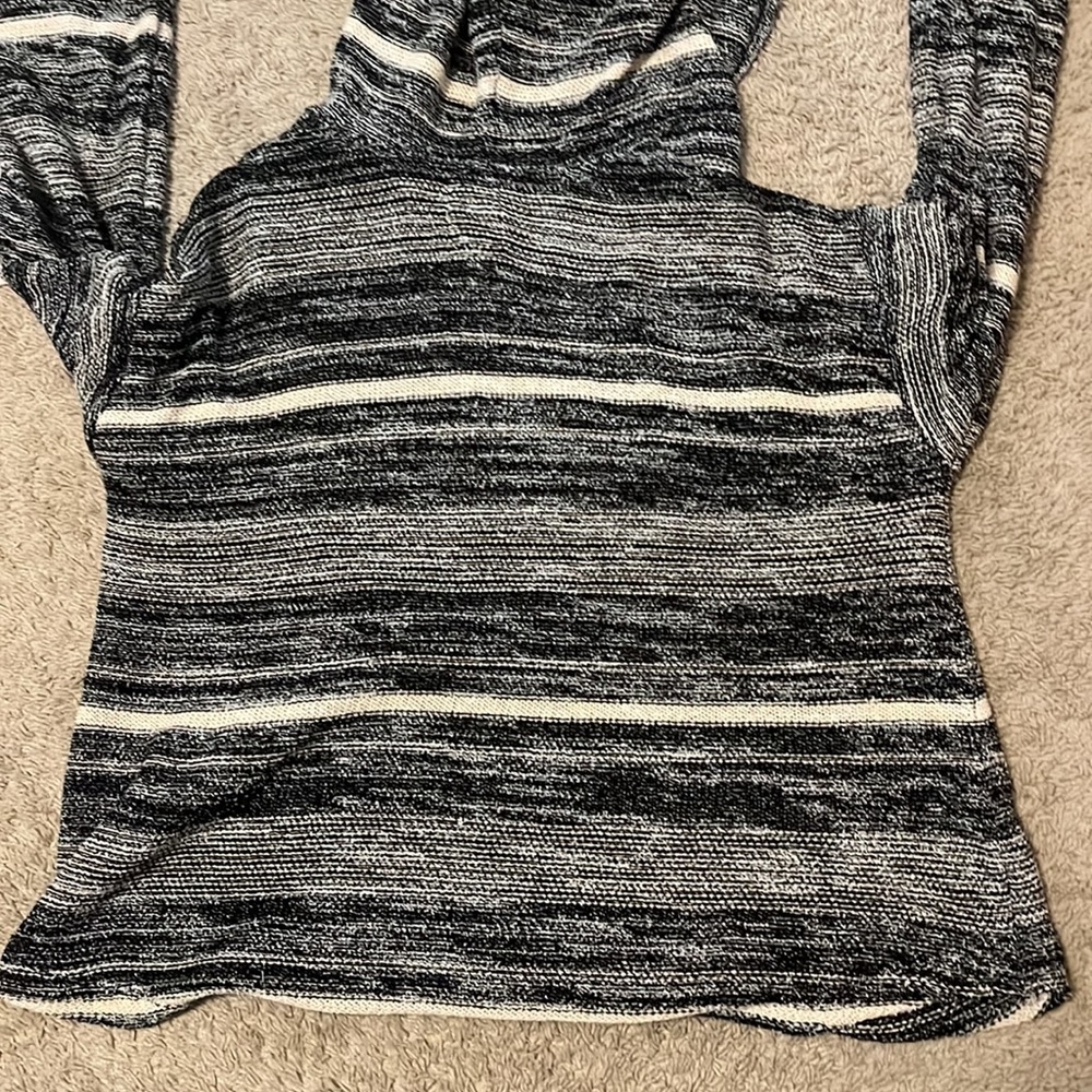 Worn Once, Perfect Condition, Super Soft Material - image 4